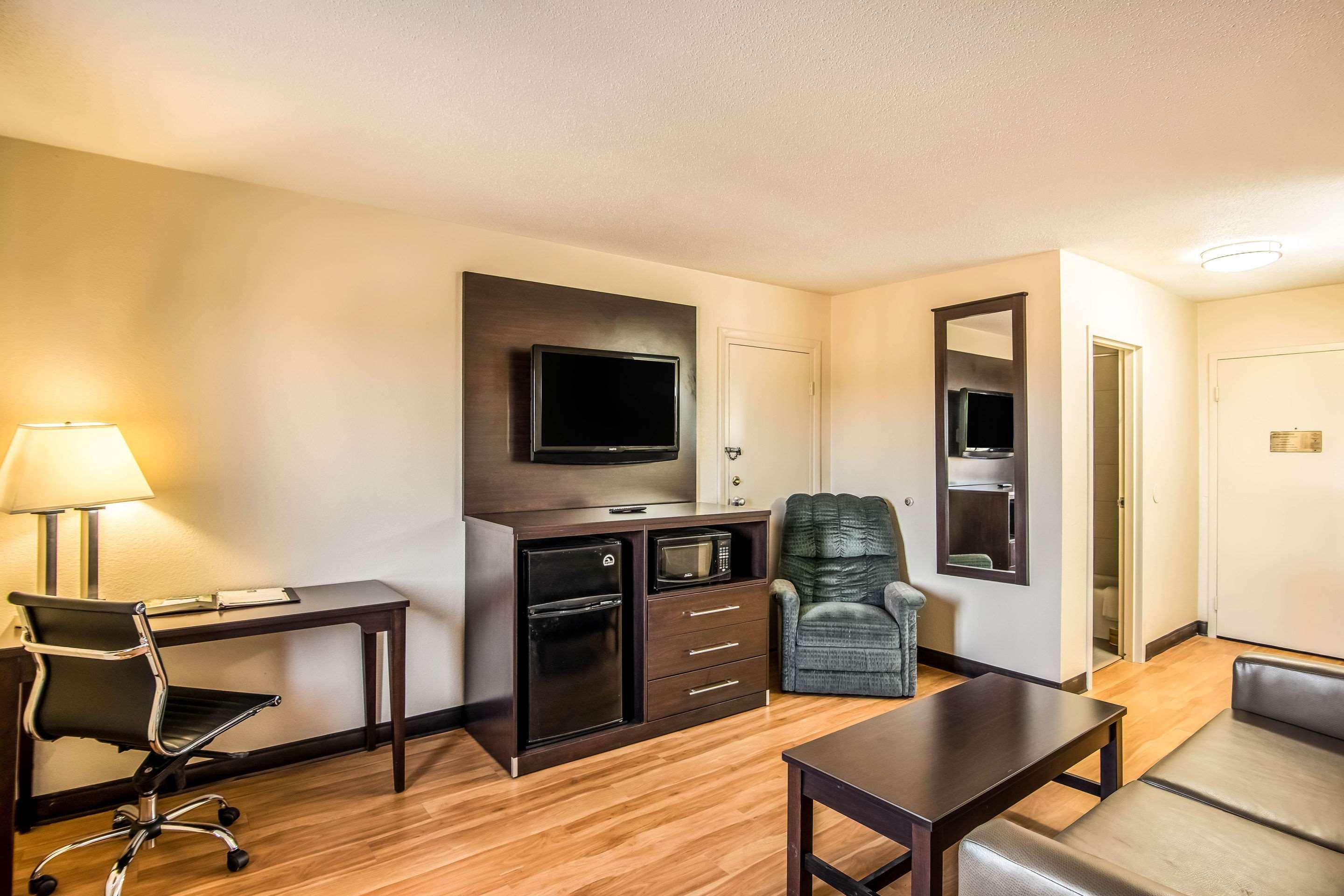 Colby Inn And Suites Zewnętrze zdjęcie