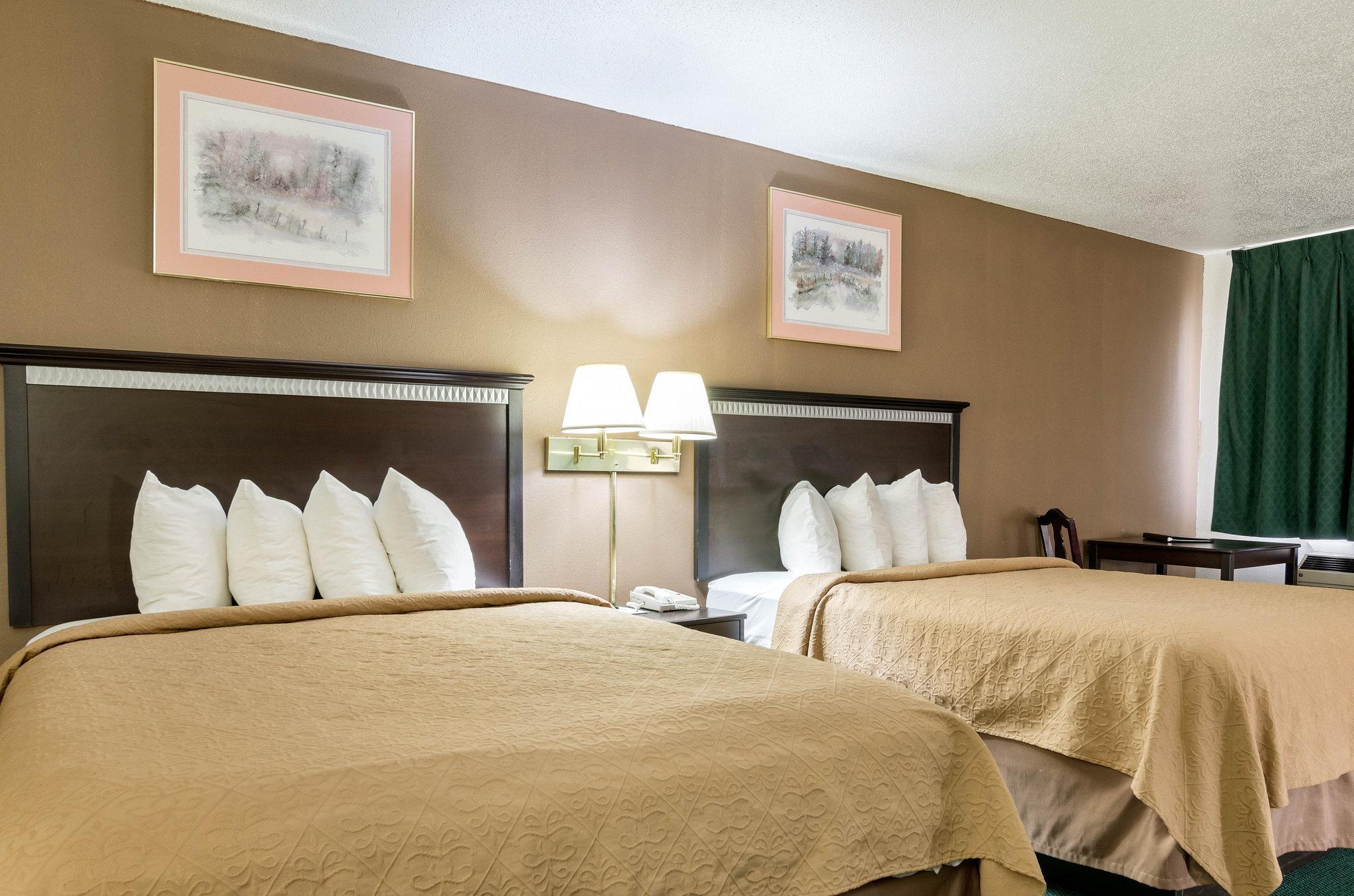 Colby Inn And Suites Zewnętrze zdjęcie