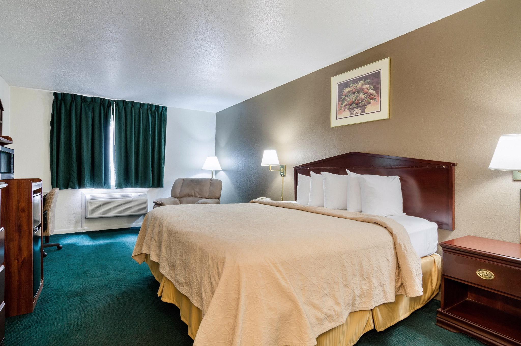 Colby Inn And Suites Zewnętrze zdjęcie