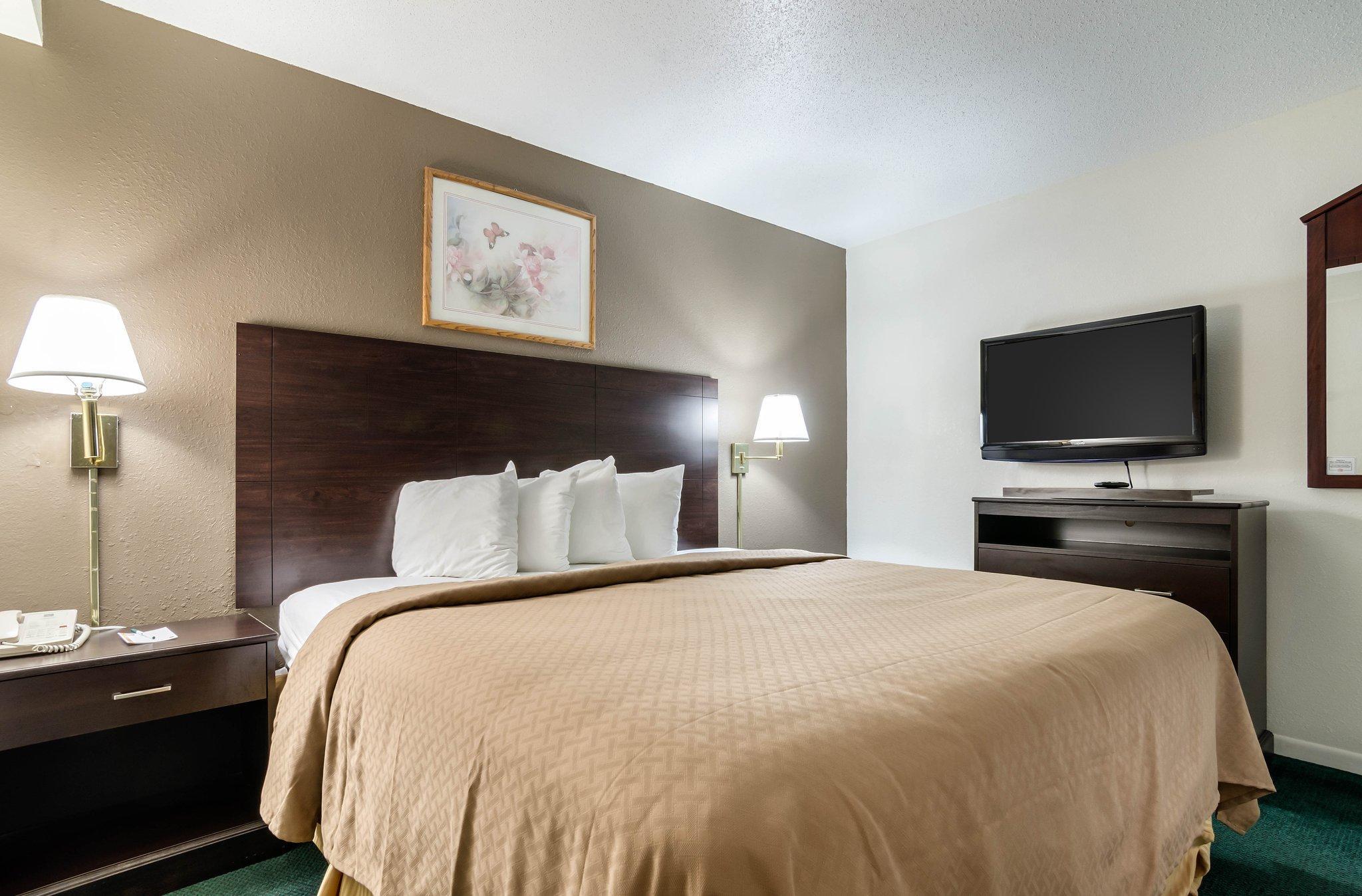 Colby Inn And Suites Zewnętrze zdjęcie
