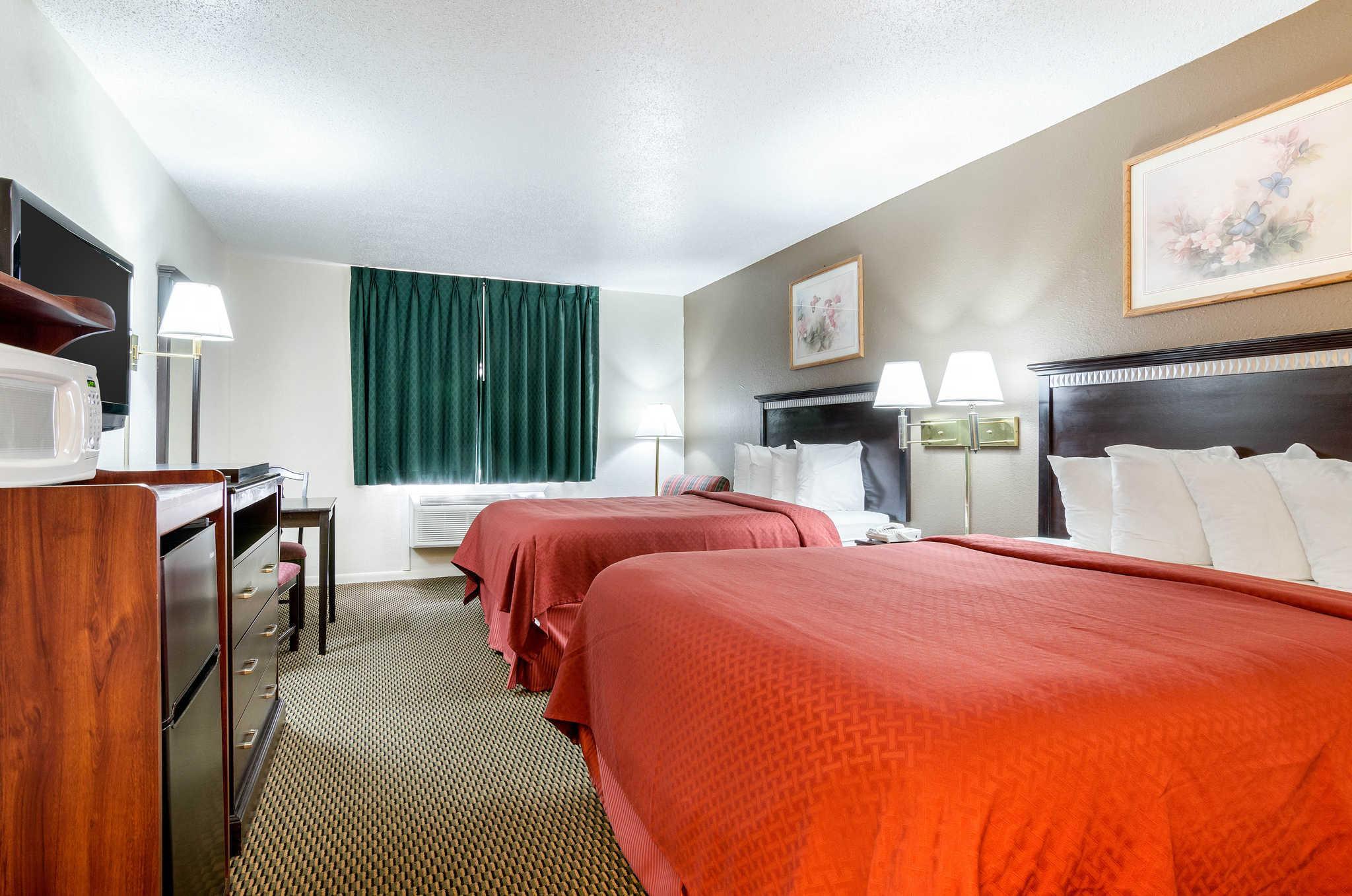 Colby Inn And Suites Zewnętrze zdjęcie