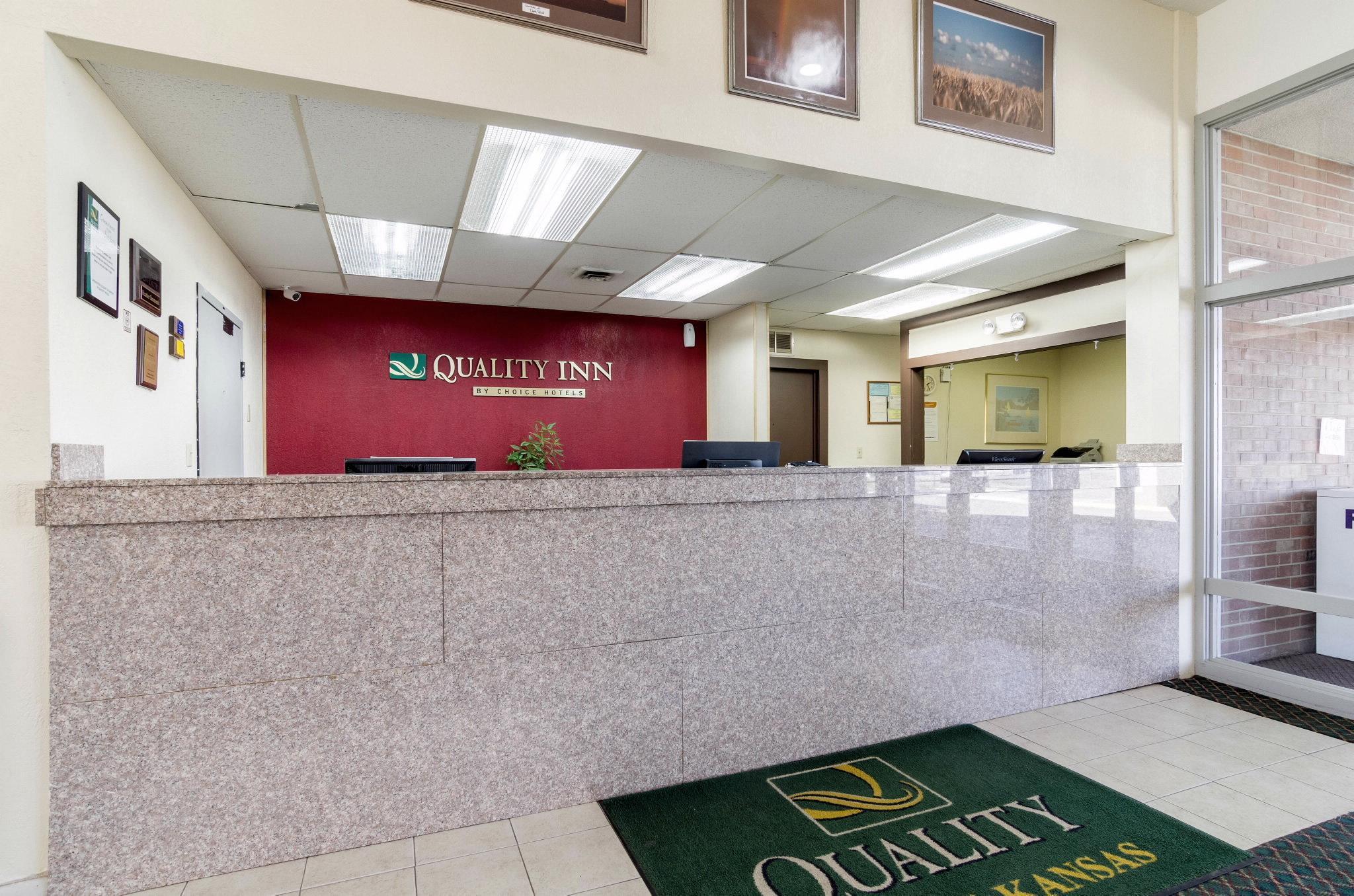 Colby Inn And Suites Zewnętrze zdjęcie