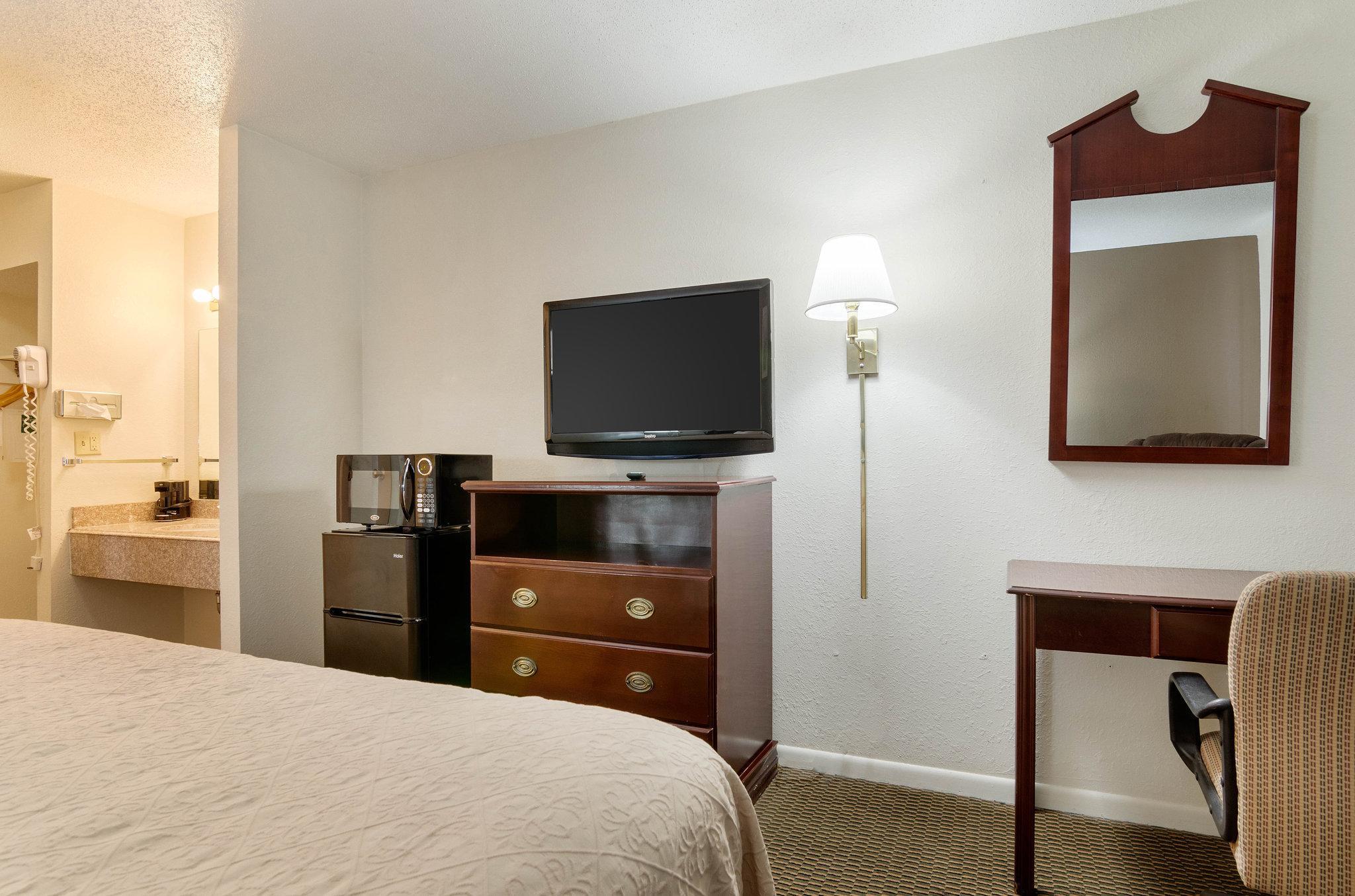 Colby Inn And Suites Zewnętrze zdjęcie