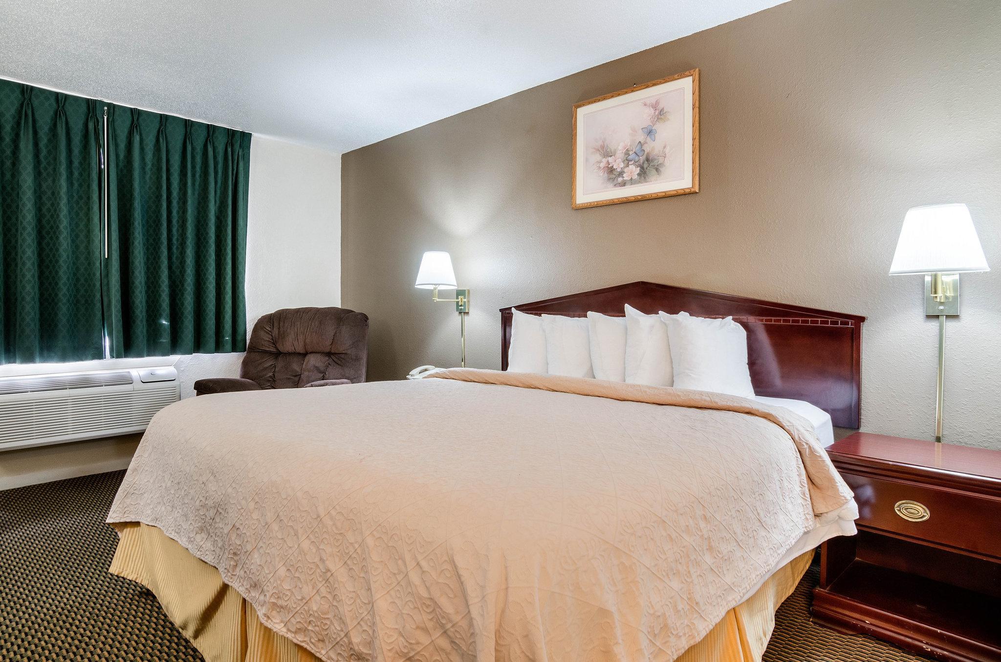 Colby Inn And Suites Zewnętrze zdjęcie