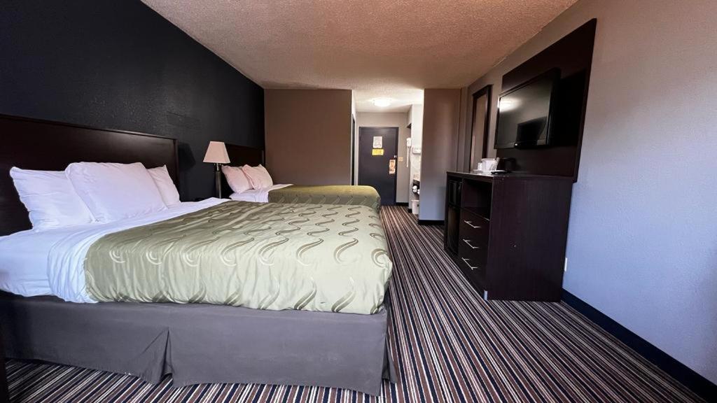 Colby Inn And Suites Zewnętrze zdjęcie