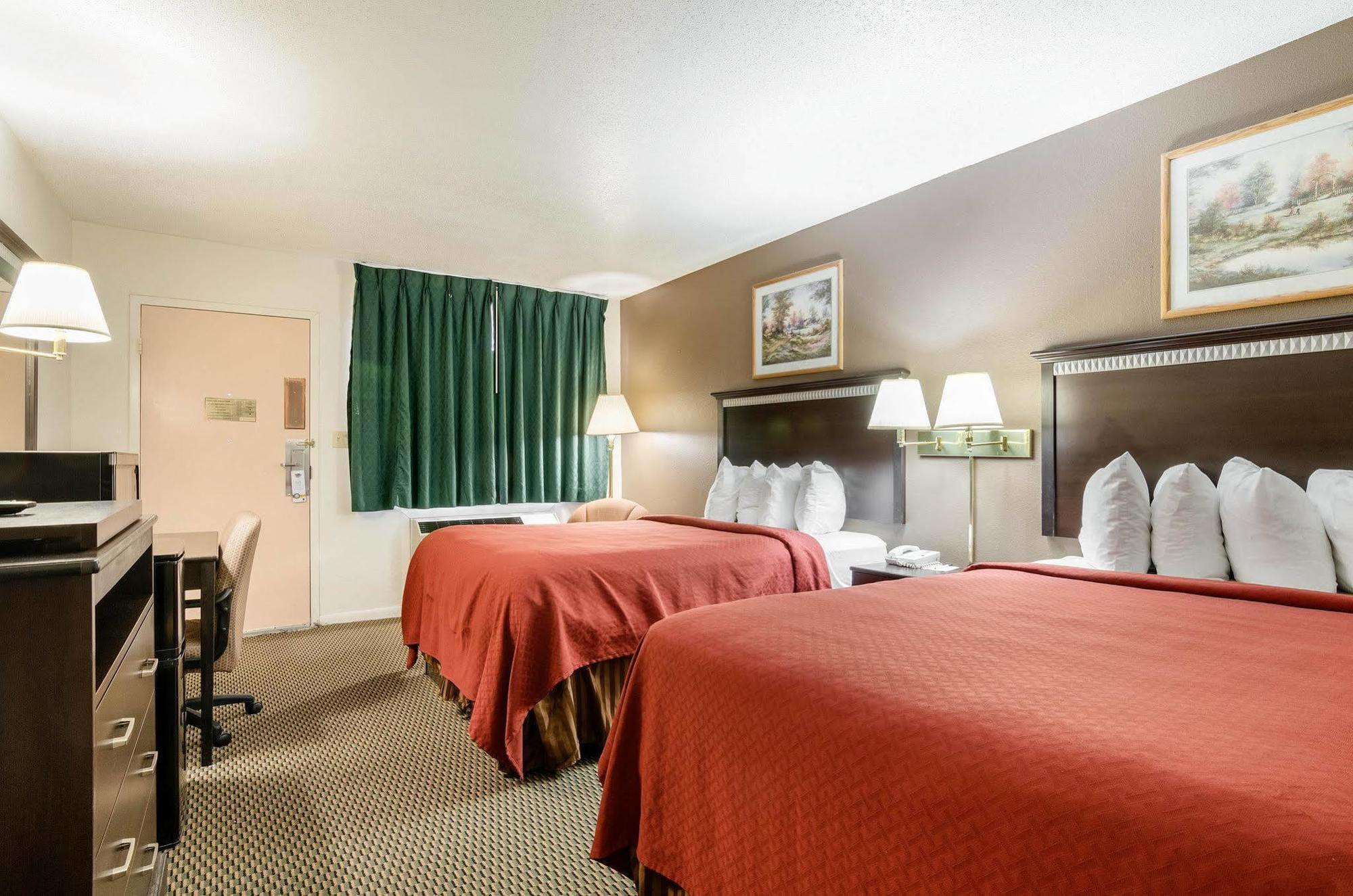Colby Inn And Suites Zewnętrze zdjęcie